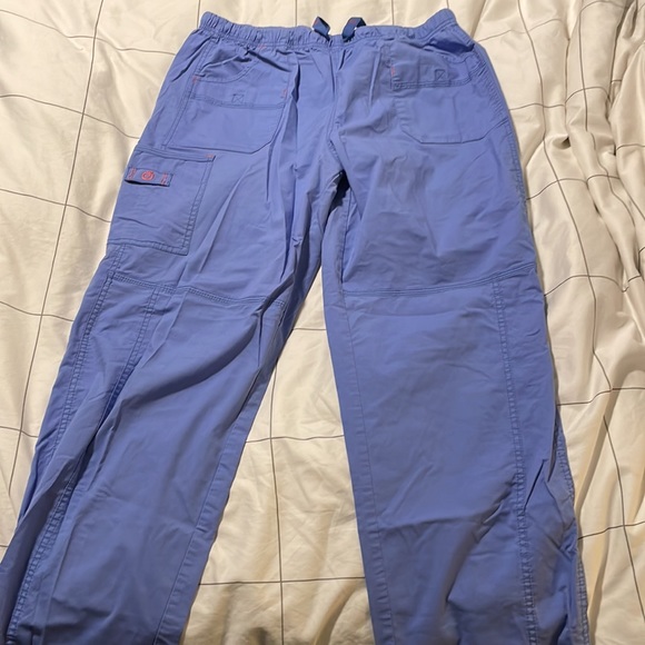 Scrub set - Picture 2 of 3